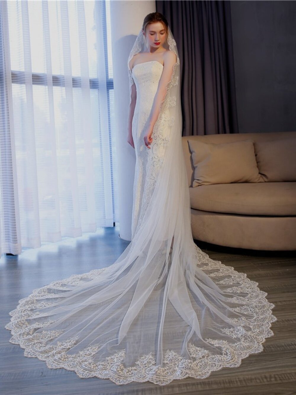 4M x 3M Royal Cathedral Veil 1 Tier Lace Edge Comb